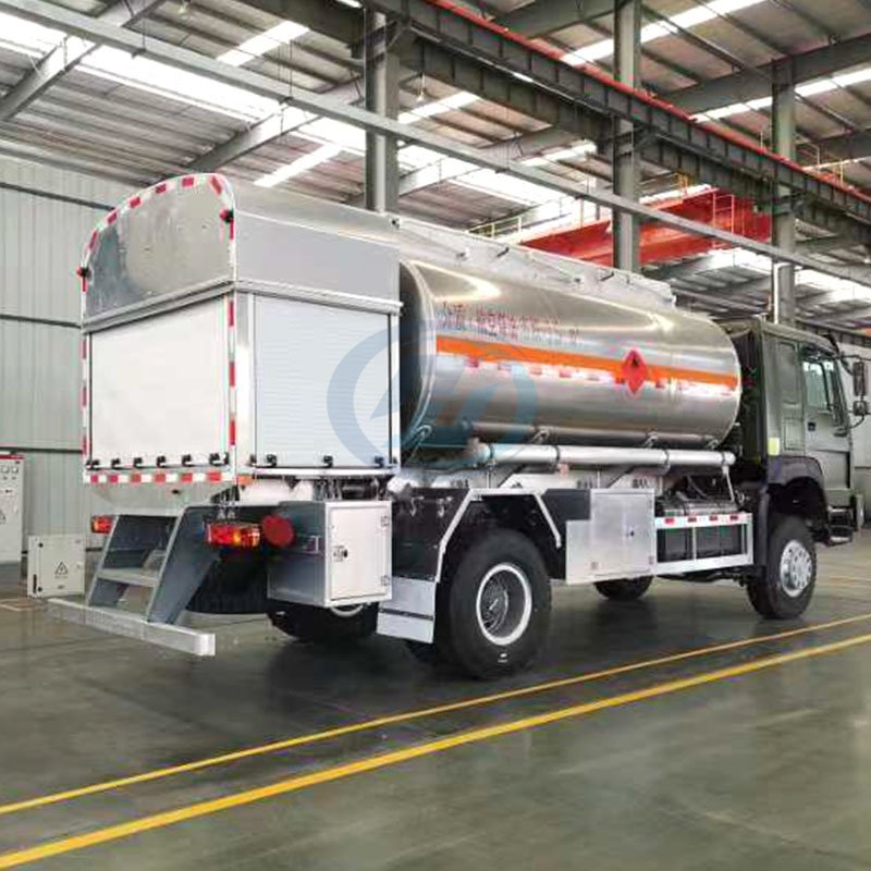 SINOTRUK HOWO 4X4 266HP Jet Aircraft Refuling Truck