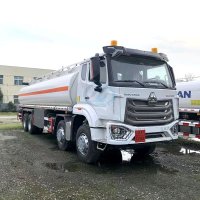 SINOTRUK HOWO NX 8X4 20-30 Cubic Fuel Tank Truck