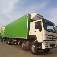 SINOTRUK HOWO-7 400HP 8X4 REFRIGERATOR TRUCK