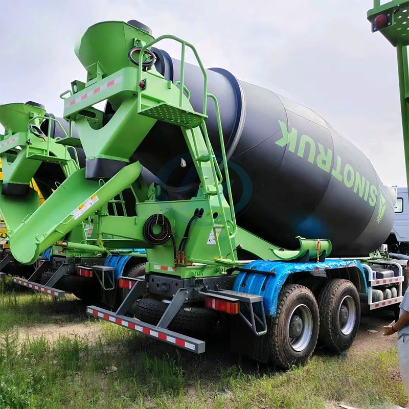 SINOTRUK HOWO NX New Face 8X4 Concrete Mixer Truck with 12cbm-16cbm Drum