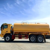 SINOTRUK HOVA Mining Water Sprinkler Tank Truck with 40000 Liters tank