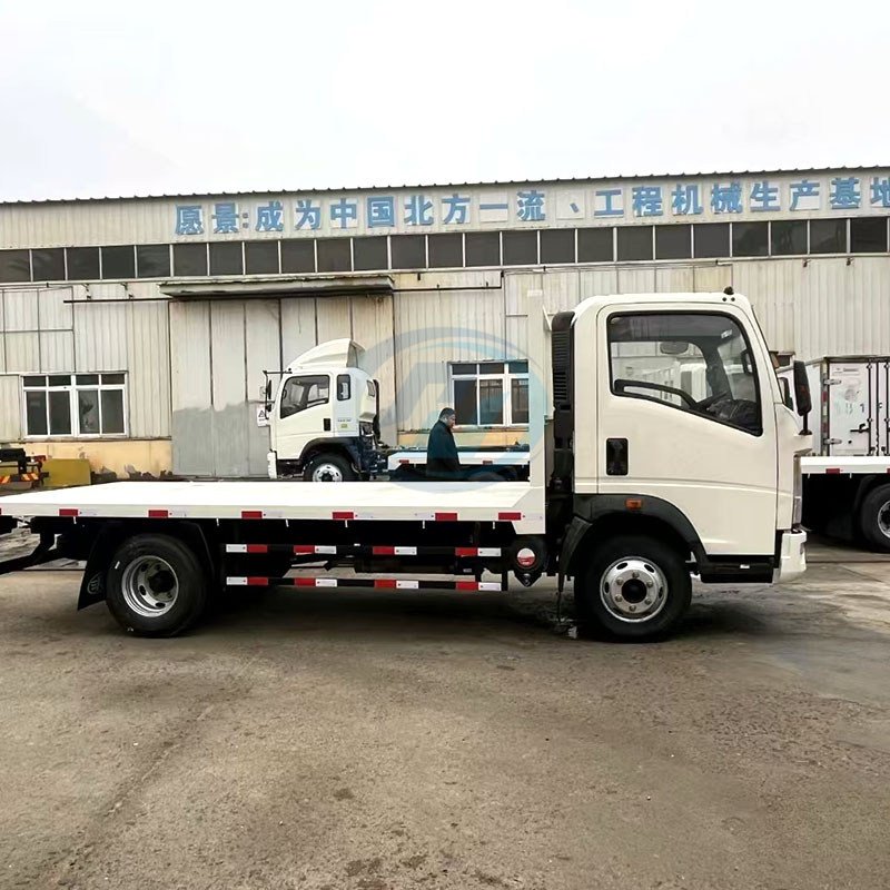 HOWO Light Flatbed 4x2 Cargo Truck