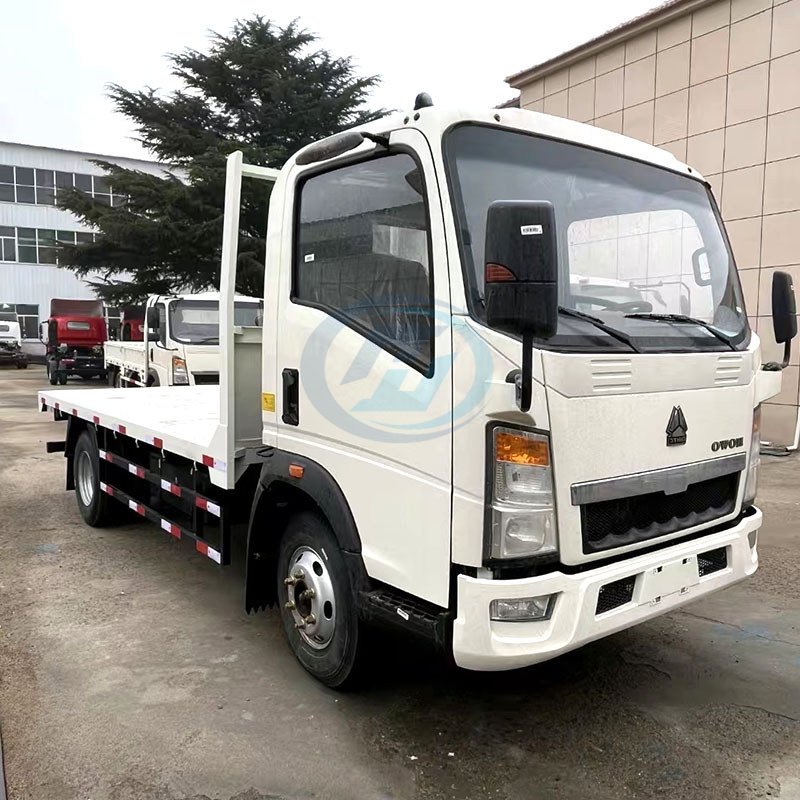 HOWO Light Flatbed 4x2 Cargo Truck