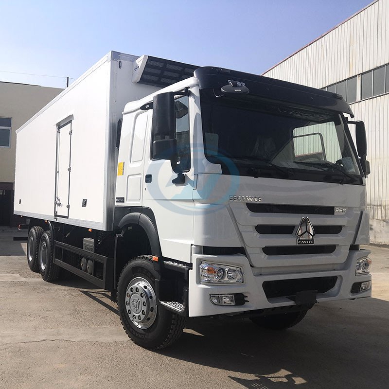 SINOTRUK HOWO-7 4X2 REFRIGERATOR TRUCK