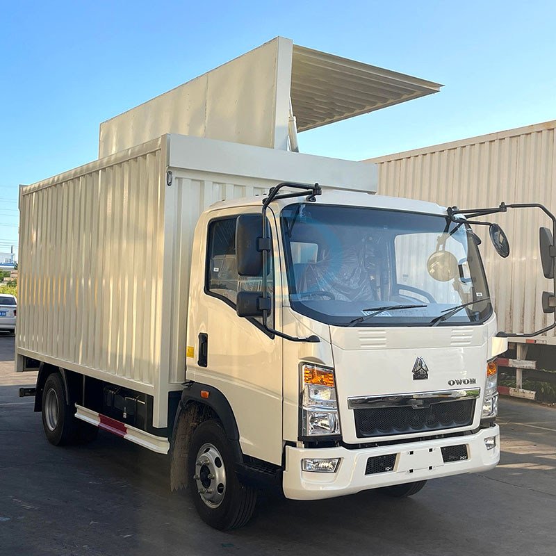SINOTRUK HOWO 4X2 LIGHT MOBILE WORKSHOP TRUCK