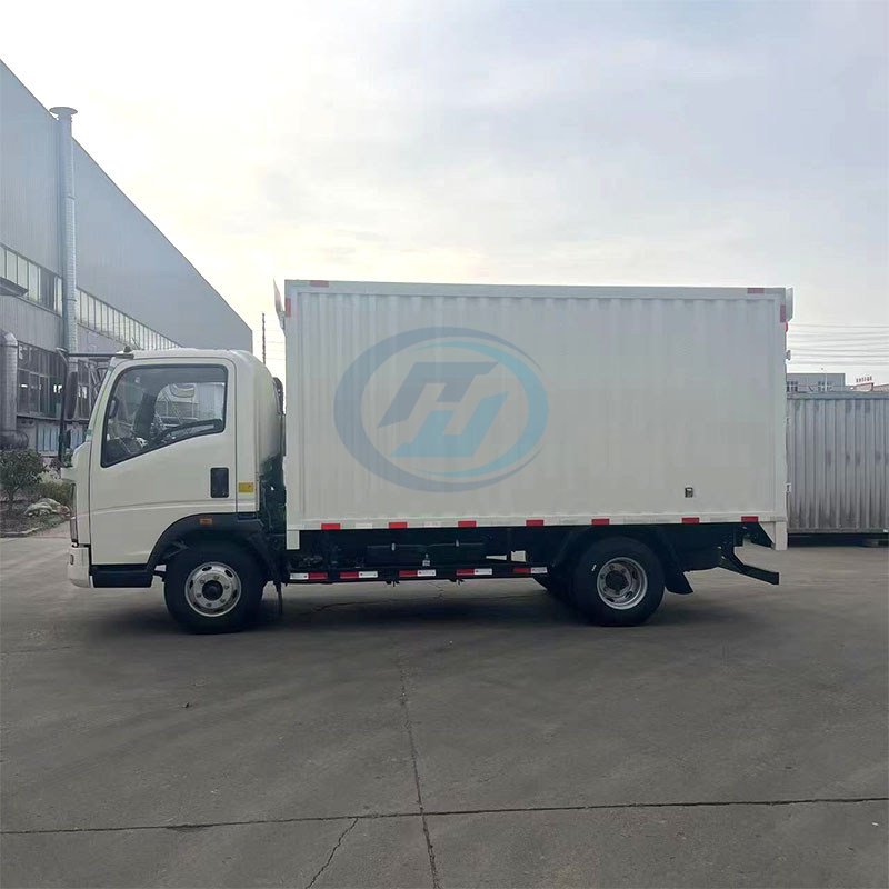 SINOTRUK HOWO 4X2 LIGHT MOBILE WORKSHOP TRUCK