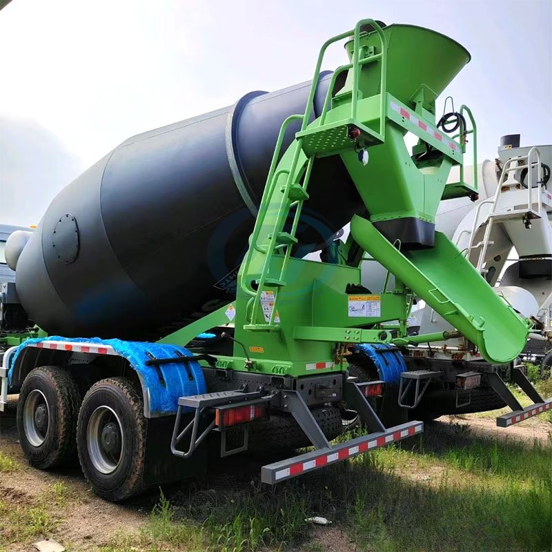 SINOTRUK HOWO NX New Face 8X4 Concrete Mixer Truck with 12cbm-16cbm Drum