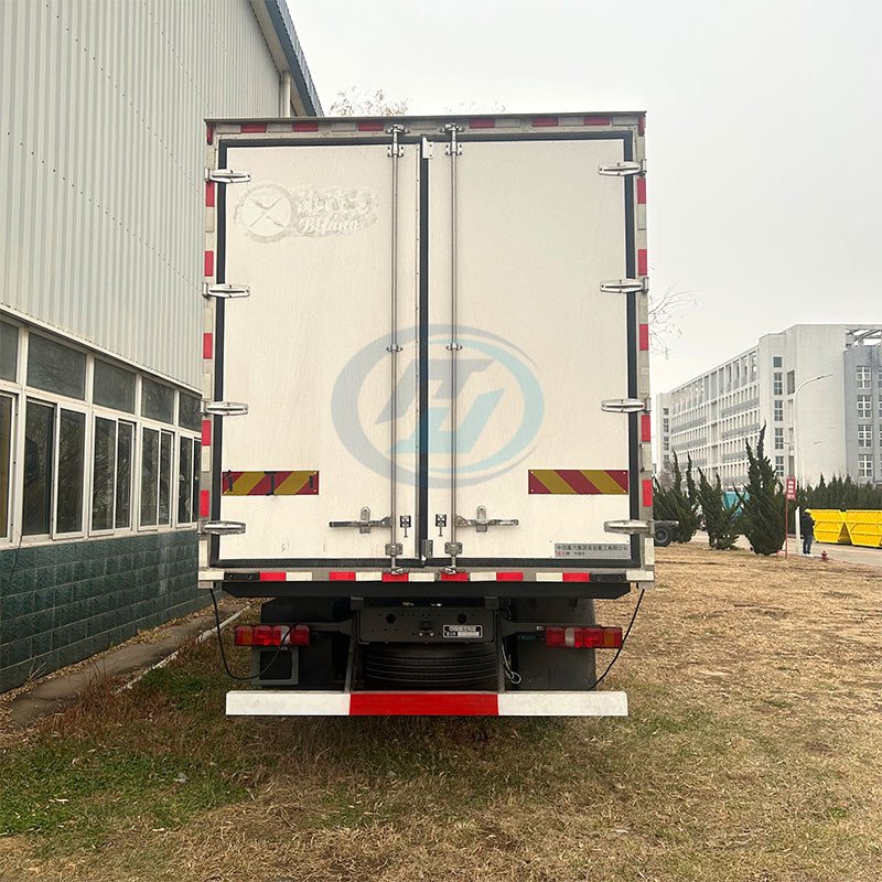 SINOTRUK HOWO NX 4X2 VAN TRUCK WITH GOOD QUALITY