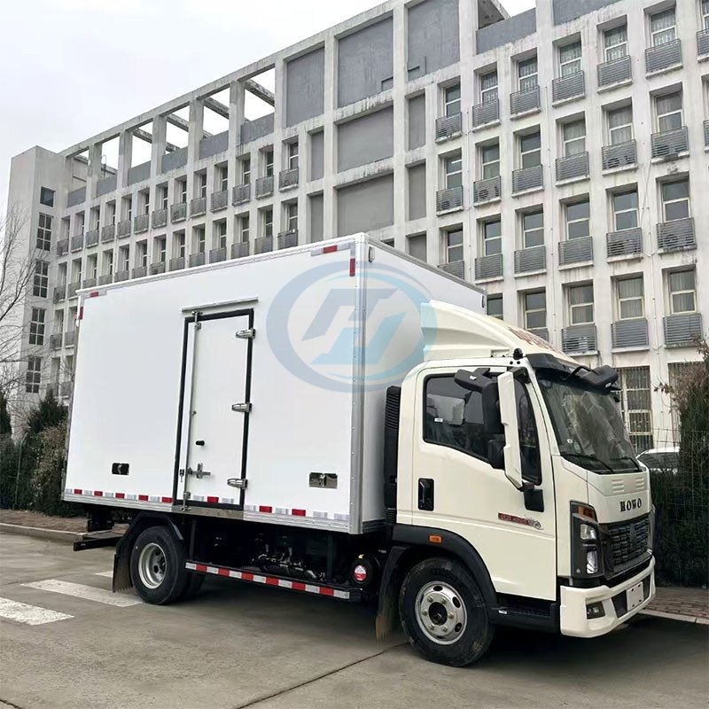 SINOTRUK HOWO LIGHT 4X2 INSULATED VAN TRUCK FOR SALE