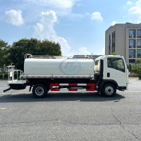 SINOTRUK HOWO 4X2 Small Light Water Sprinkler Tank Truck 3m3-12m2