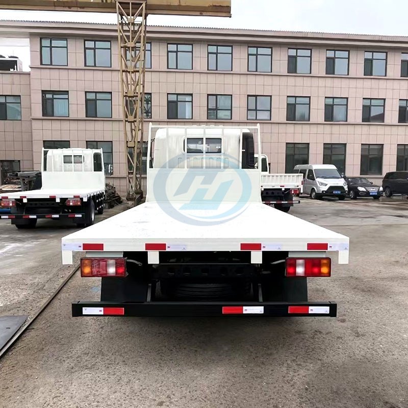 HOWO Light Flatbed 4x2 Cargo Truck