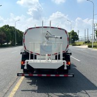 SINOTRUK HOWO 4X2 Small Light Water Sprinkler Tank Truck 3m3-12m2