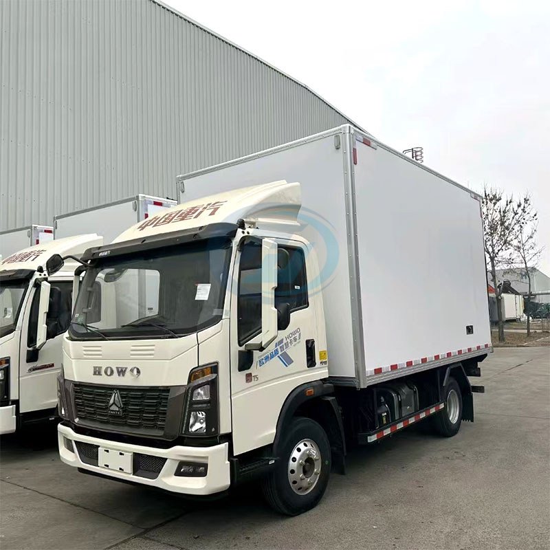 SINOTRUK HOWO LIGHT 4X2 INSULATED VAN TRUCK FOR SALE