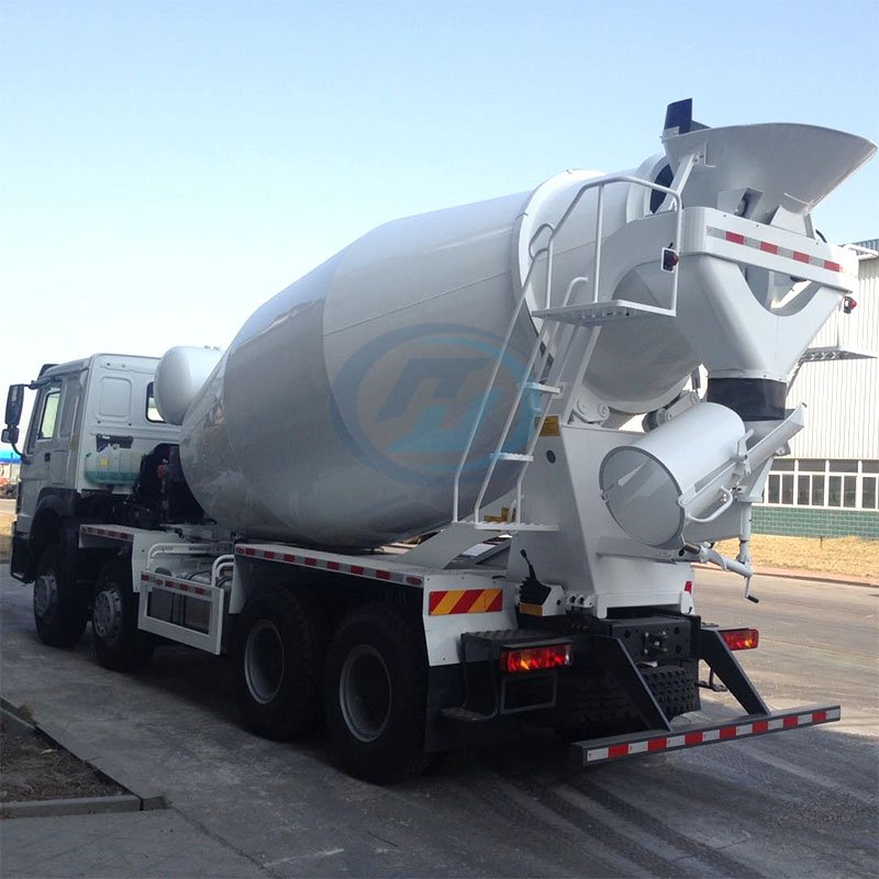 SINOTRUK HOWO-7 8X4 340hp 380hp 400hp Concrete Mixer Truck