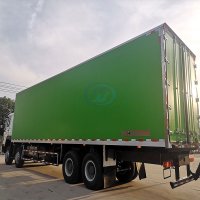 SINOTRUK HOWO-7 400HP 8X4 REFRIGERATOR TRUCK