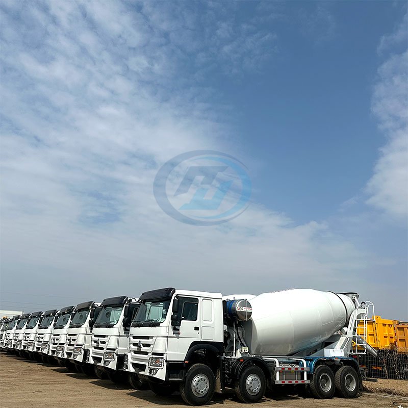 SINOTRUK HOWO-7 8X4 340hp 380hp 400hp Concrete Mixer Truck