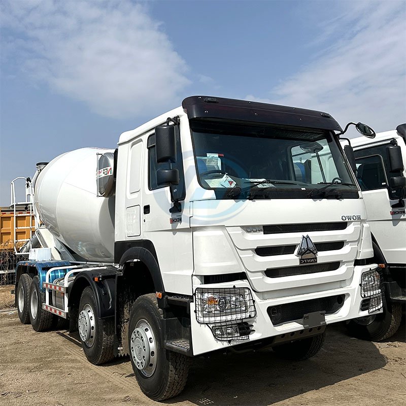 SINOTRUK HOWO-7 8X4 340hp 380hp 400hp Concrete Mixer Truck
