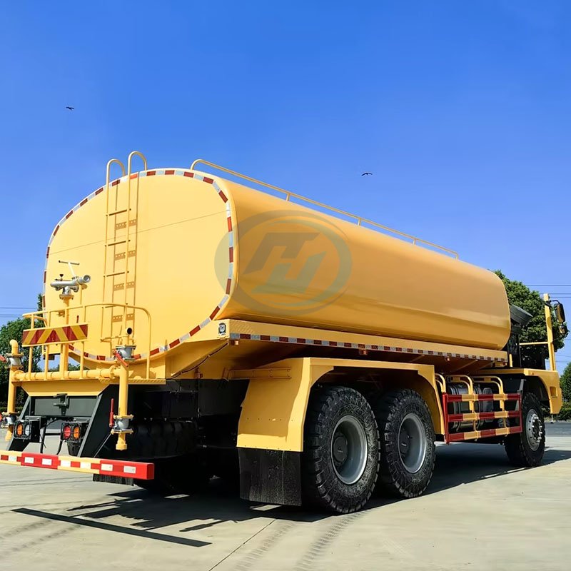 SINOTRUK HOVA Mining Water Sprinkler Tank Truck with 40000 Liters tank