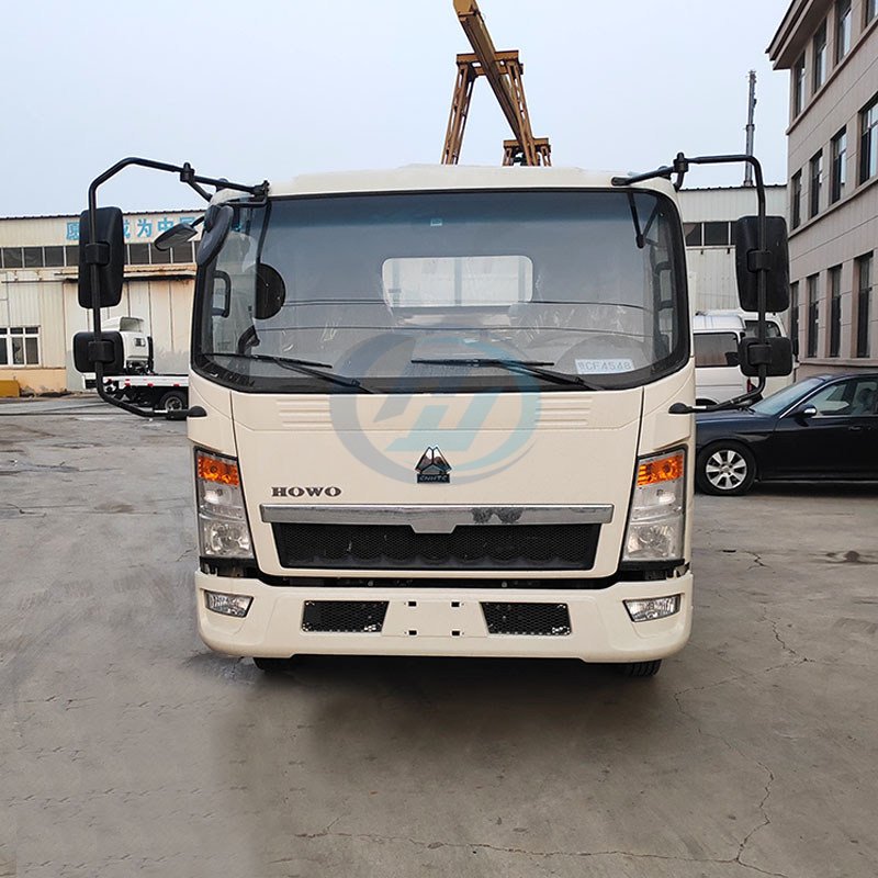 HOWO LIGHT 4X2 Cargo Truck
