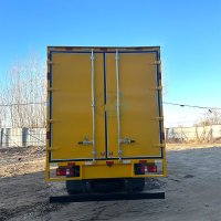 SINOTRUK HOWO 4X2 LIGHT CARGO VAN TRUCK