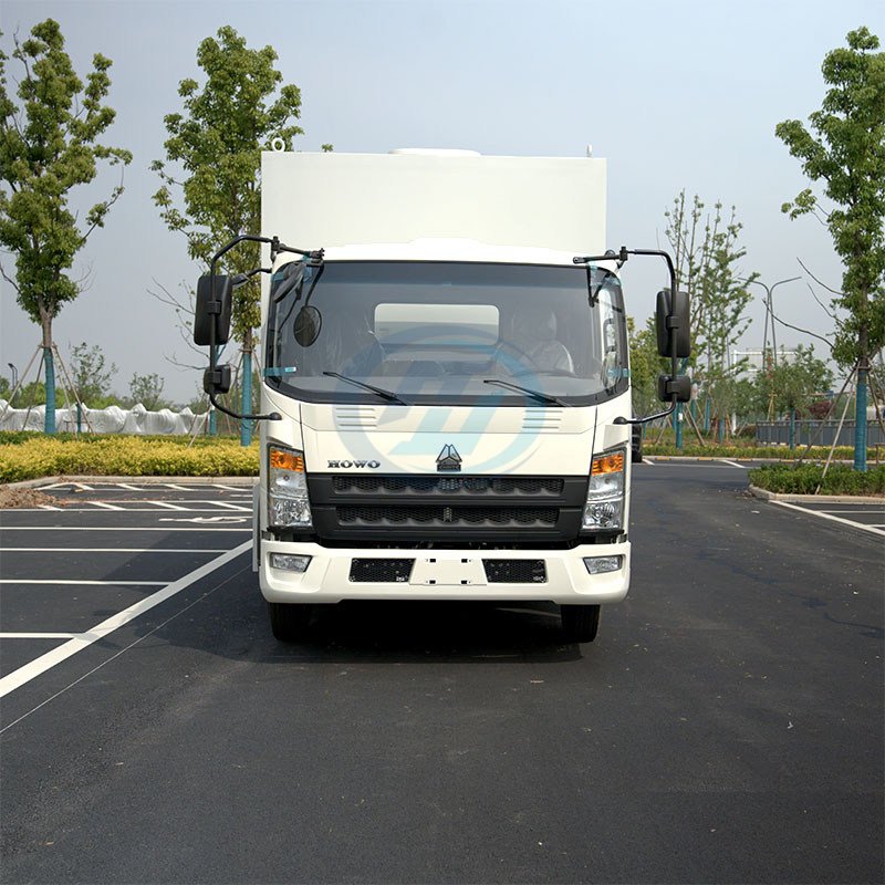 SINOTRUK HOWO LIGHT LED SCREEN ADVERTISING TRUCK