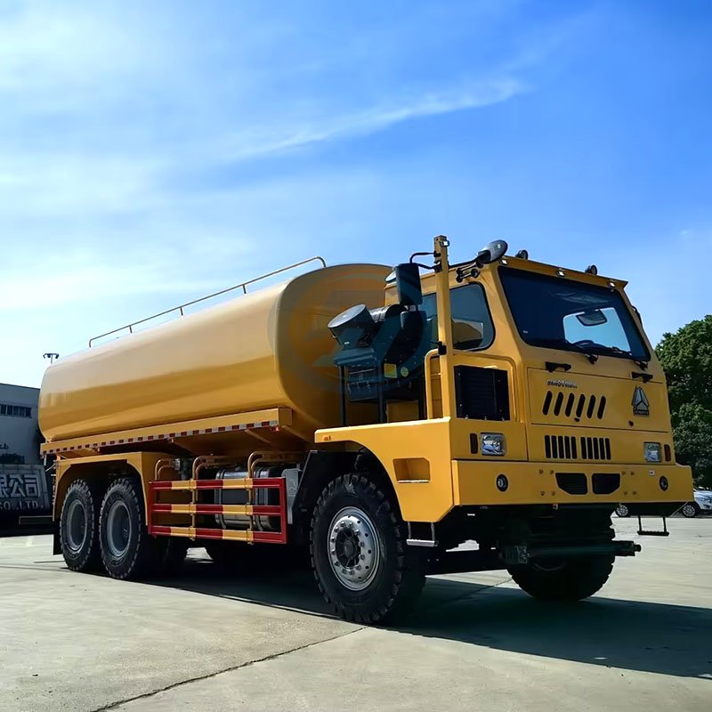 SINOTRUK HOVA Mining Water Sprinkler Tank Truck with 40000 Liters tank