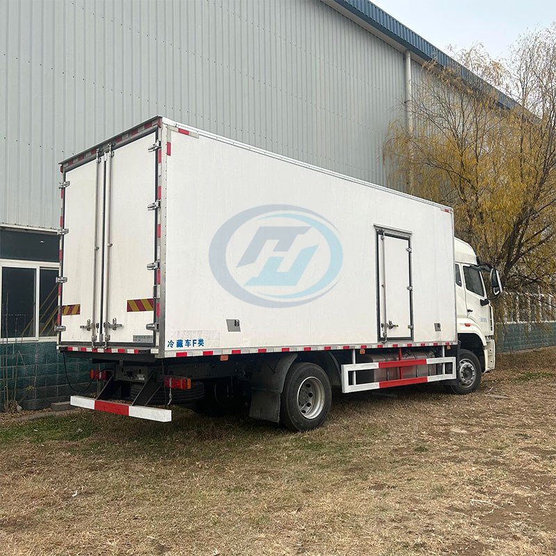 SINOTRUK HOWO NX 4X2 VAN TRUCK WITH GOOD QUALITY