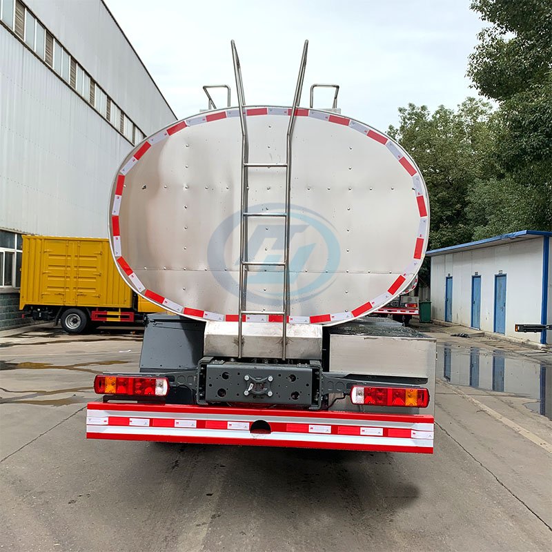SINOTRUK HOWO-7 4X2 300hp 340hp Heavy Fresh Milk Transportation Truck