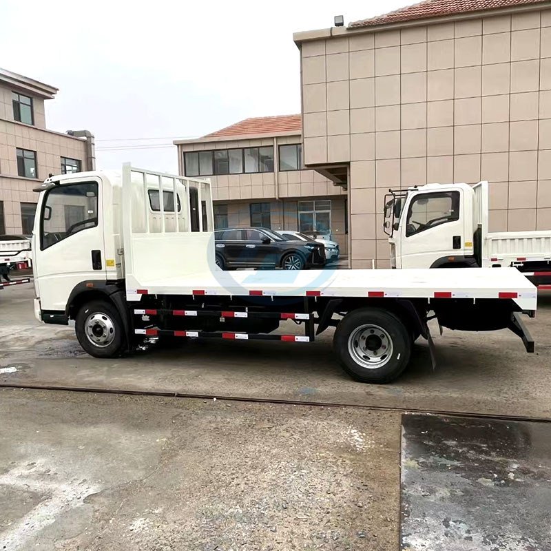 HOWO Light Flatbed 4x2 Cargo Truck