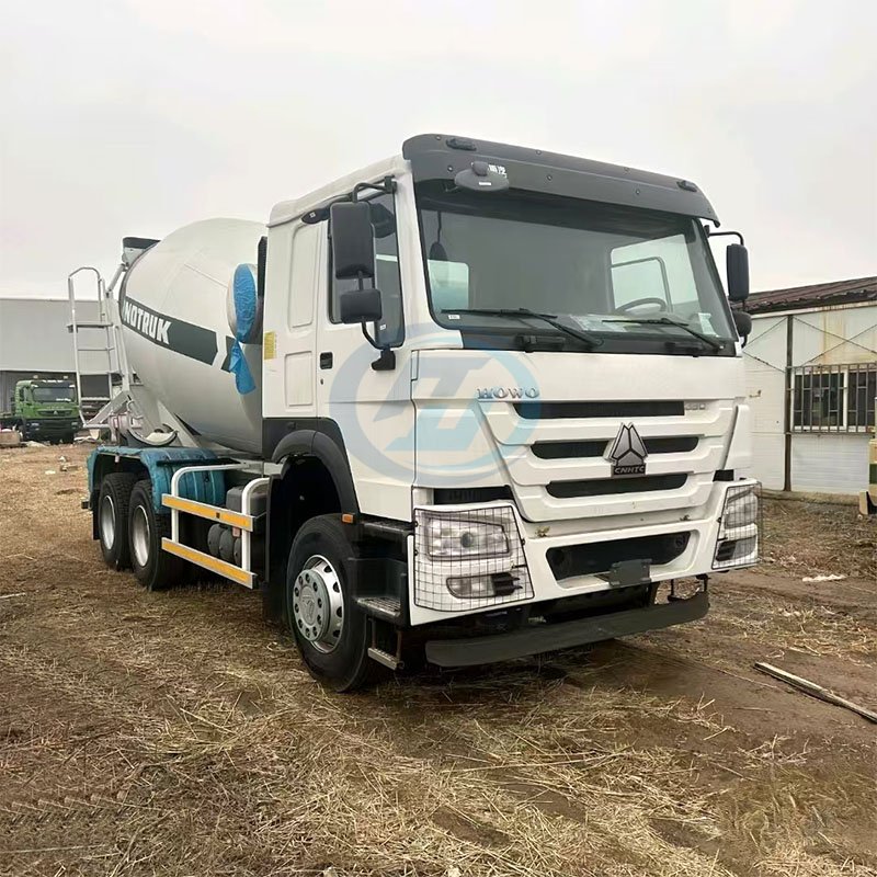 SINOTRUK HOWO-7 Brand New 6X4 10 Wheel Concrete Mixer Truck