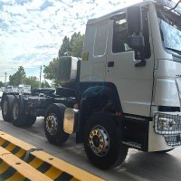 SINOTRUK HOWO-7 8X4 400HP TRACTOR TRUCK