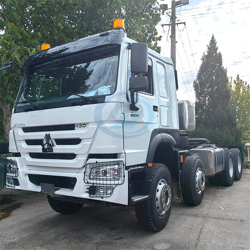 SINOTRUK HOWO-7 8X4 400HP TRACTOR TRUCK