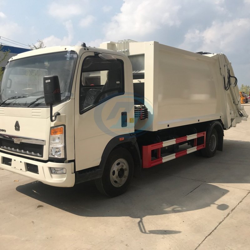 SINOTRUK HOWO 4X2 Light Rear Compression Garbage Truck