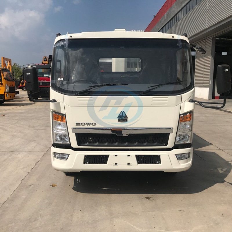 SINOTRUK HOWO 4X2 Light Rear Compression Garbage Truck