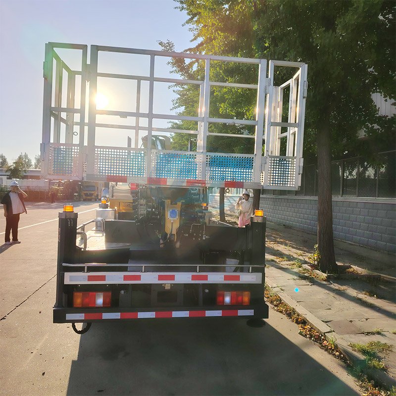 SINOTRUK HOWO 4X2 Light Aerial Work Truck