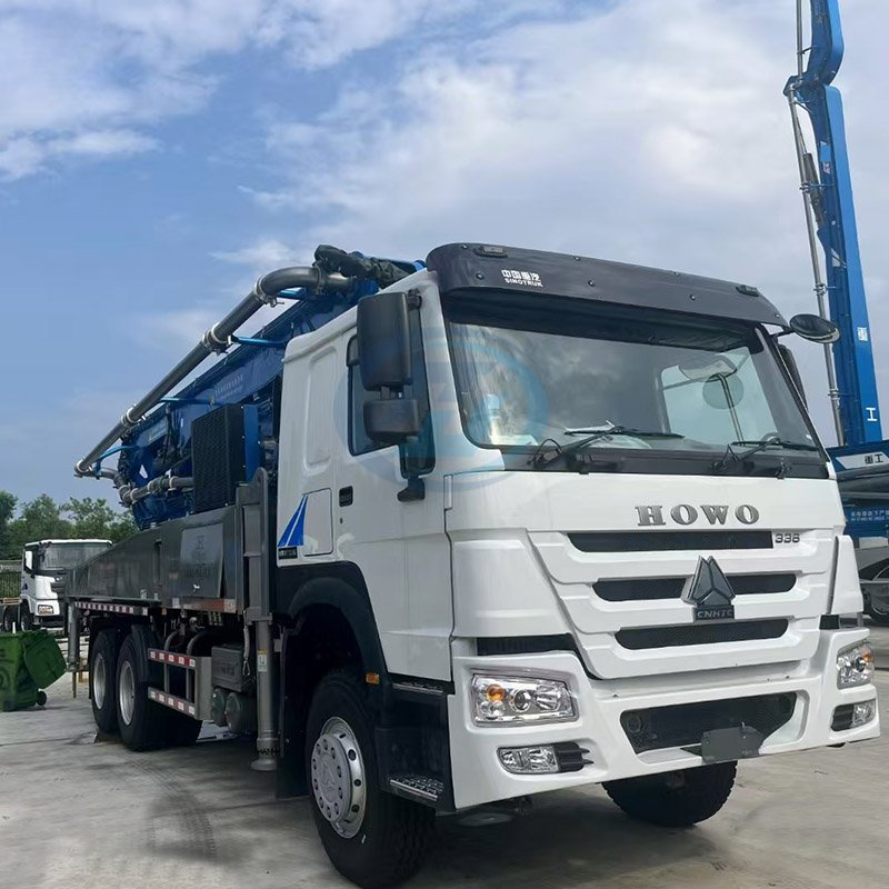 SINOTRUK HOWO 6X4 Concrete Pump Truck