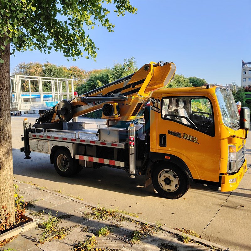 SINOTRUK HOWO 4X2 Light Aerial Work Truck