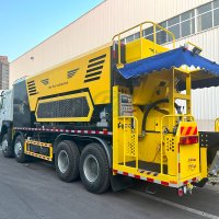 SINOTRUK HOWO 8X4 Fiber Micro Surfacing Paver Truck