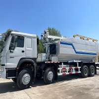 SINOTRUK HOWO 8X4 Field Mixed Loading ANFO Explosive Truck