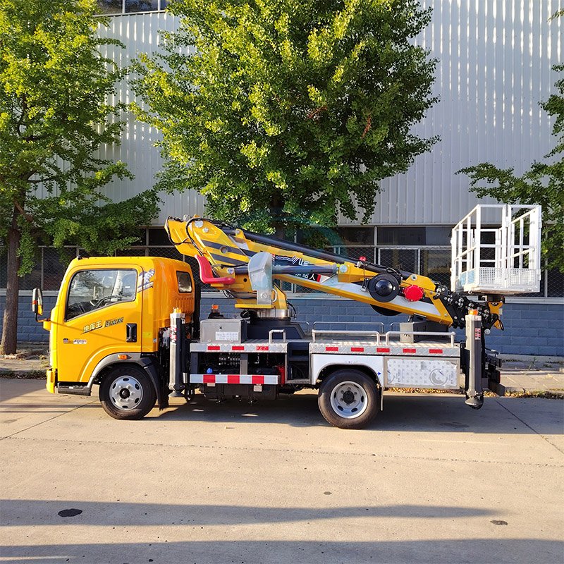 SINOTRUK HOWO 4X2 Light Aerial Work Truck