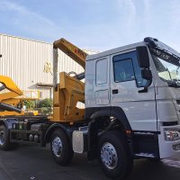 SINOTRUK HOWO Side Lift Container Crane
