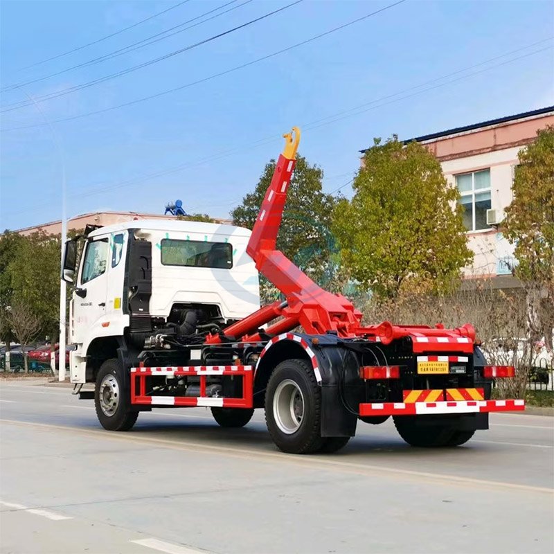 SINOTRUK HOWO NX 4X2 Hook Lift Garbage Truck