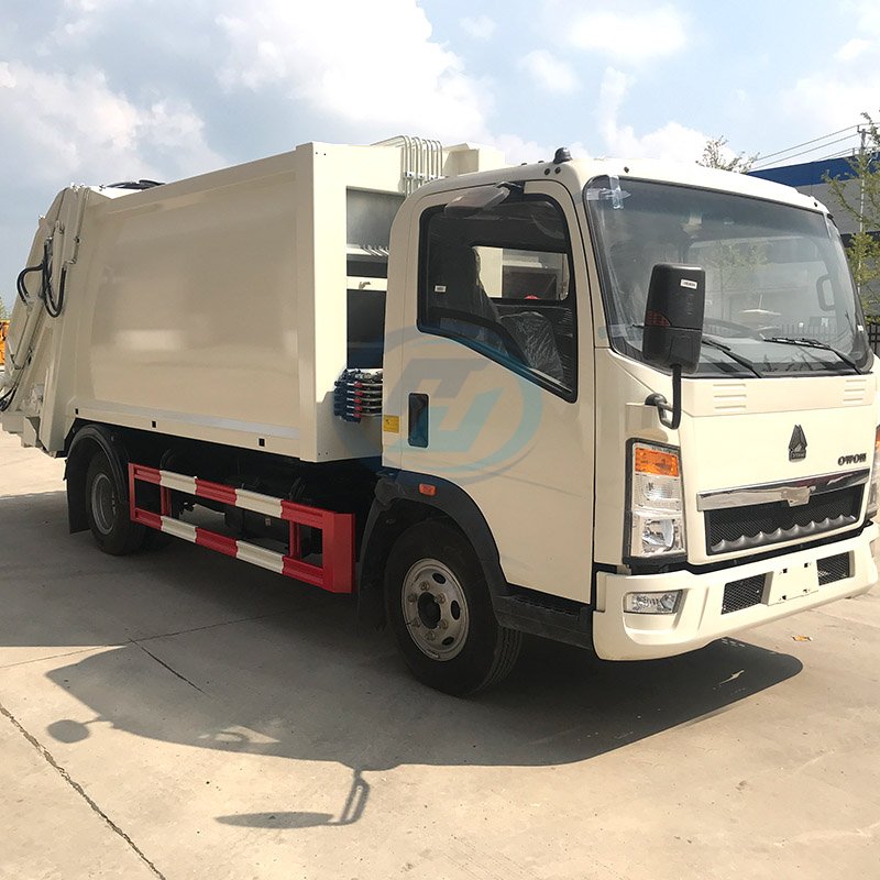SINOTRUK HOWO 4X2 Light Rear Compression Garbage Truck