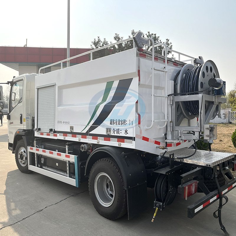 SINOTRUK HOWO 4X2 High Pressure Cleaning Truck