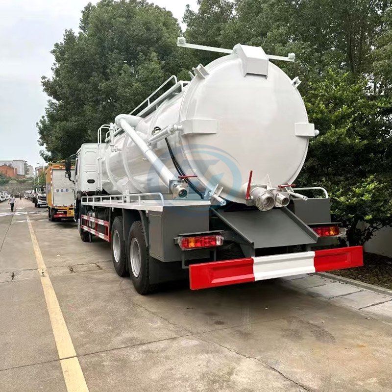 SINOTRUK HOWO 6X4 Vacuum Sewage Suction Truck