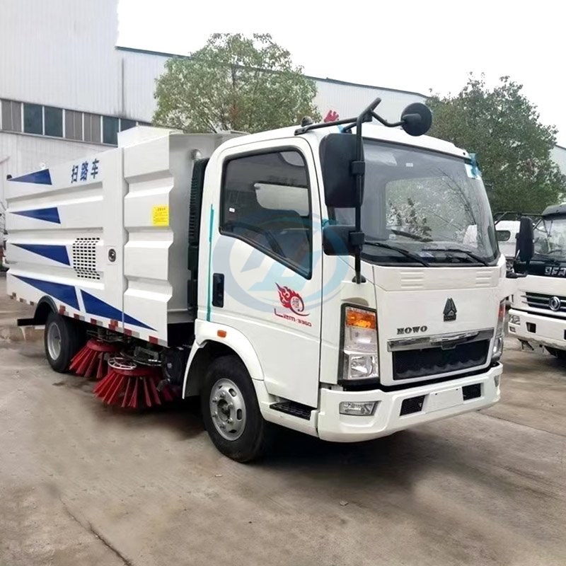 SINOTRUK HOWO Light 4X2 Street Sweeper Truck