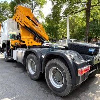 SINOTRUK HOWO 6X4 Tractor Truck With Crane