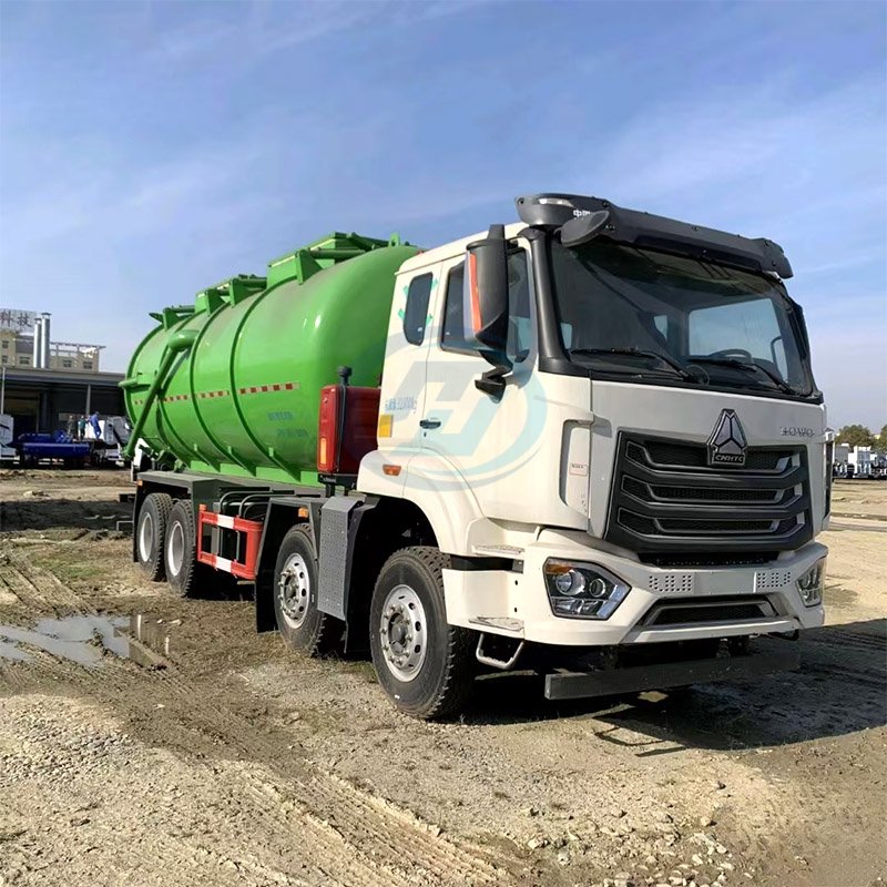 SINOTRUK HOWO NX 8X4 Vacuum Sewage Suction Truck