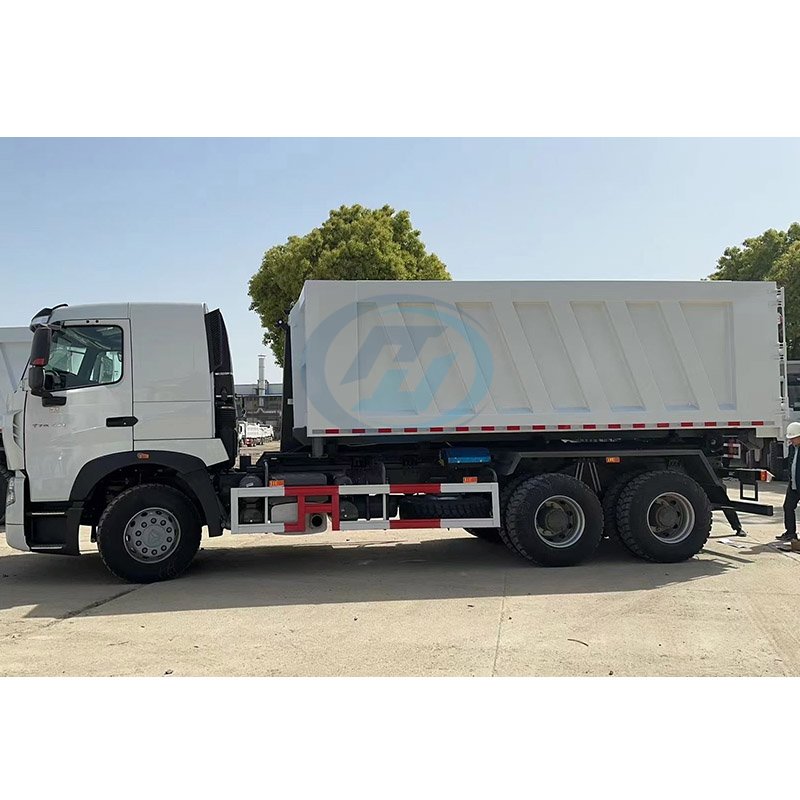 SINOTRUK HOWO 6X4 Hook Lift Garbage Truck