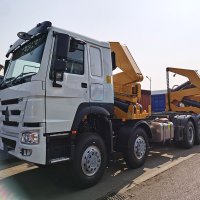 SINOTRUK HOWO Side Lift Container Crane